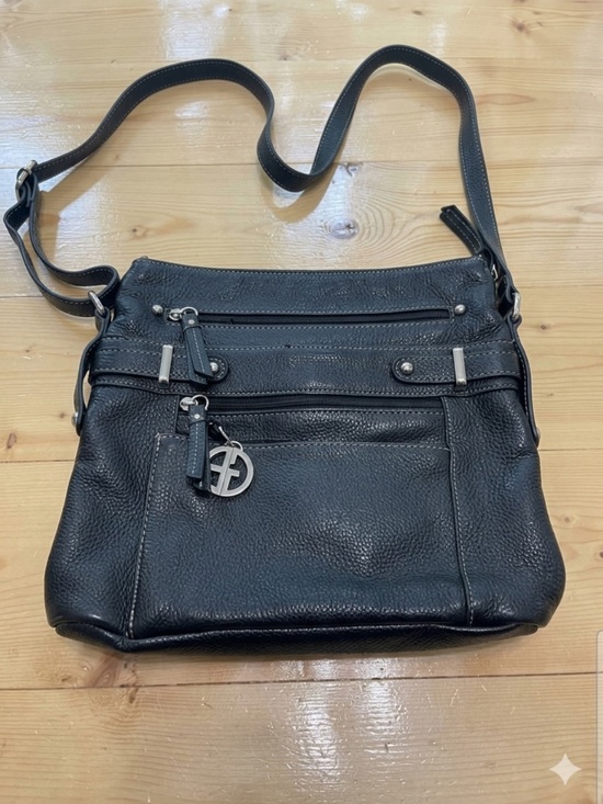 Giani Bernini Handbags - Giani Bernini Black Pebbled Leather Multi-Pocket Crossbody Bag Organizer